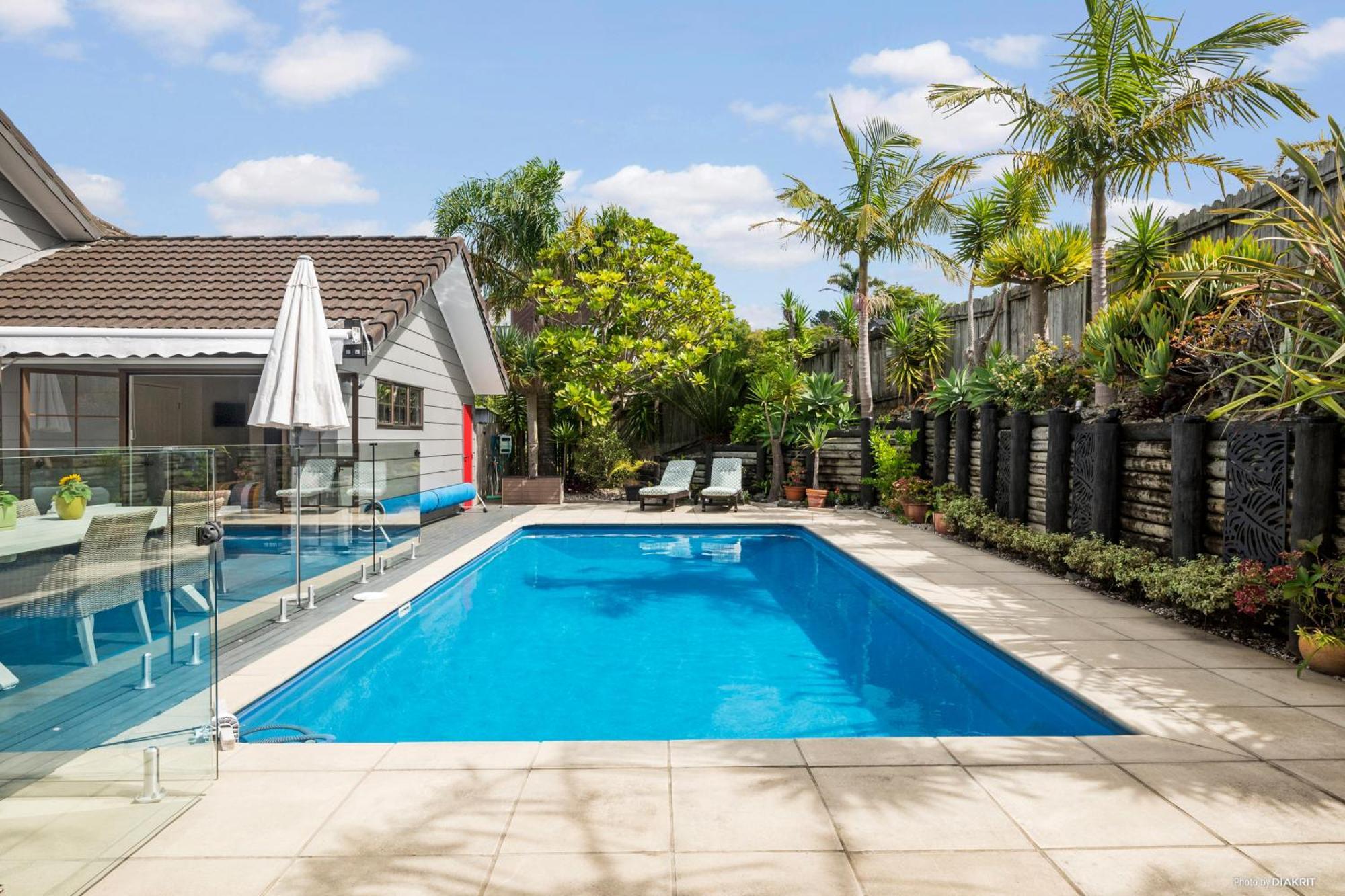 Villa With Pool In Browns Bay Auckland Exterior photo