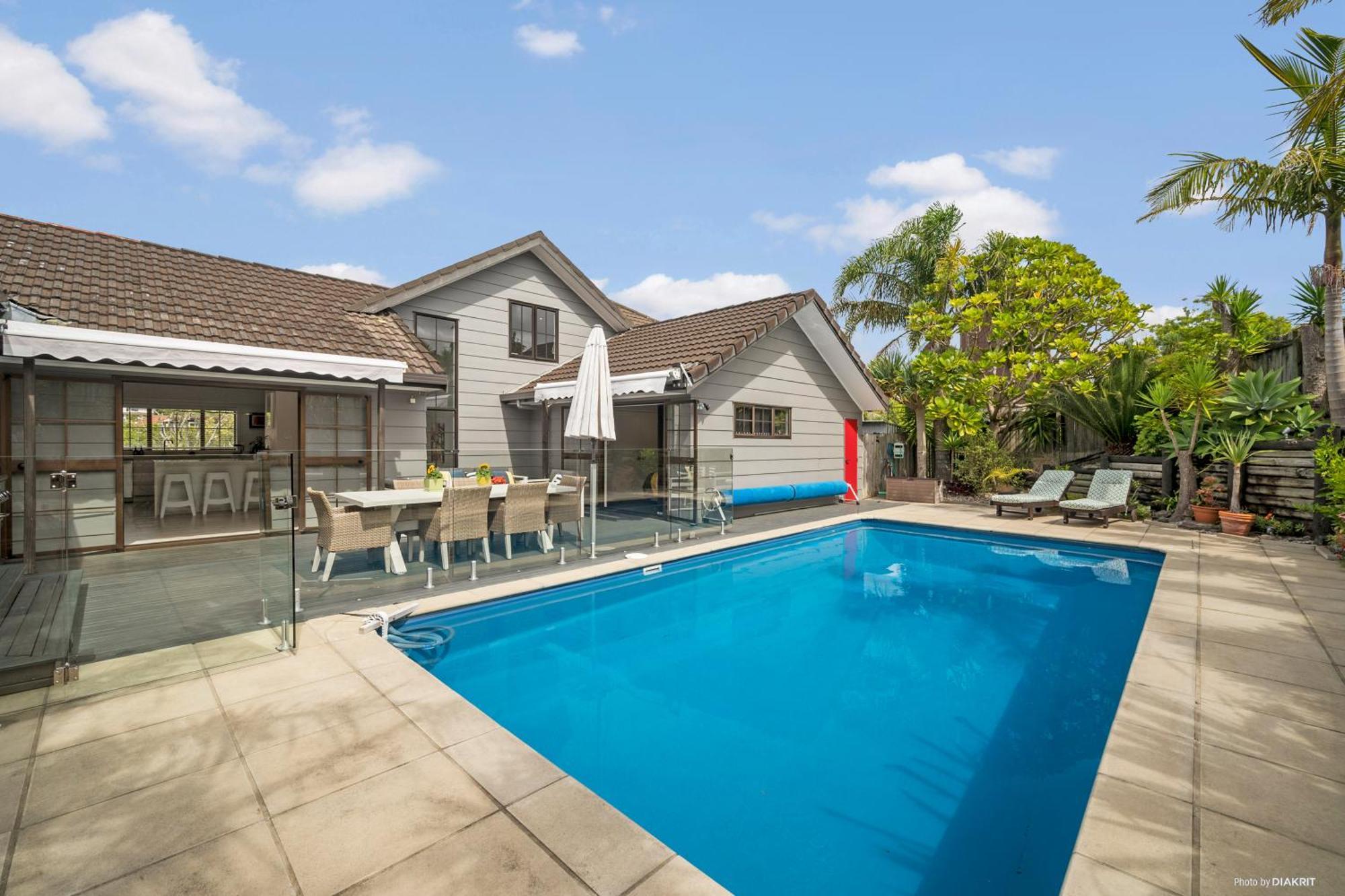 Villa With Pool In Browns Bay Auckland Exterior photo